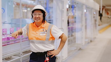 An Associate at a Mars Australia factory
